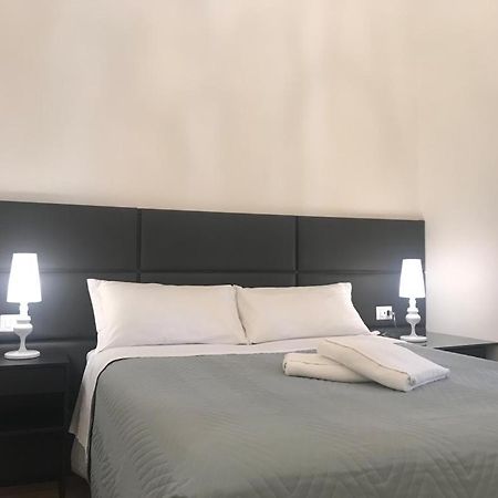 Motta Palace Apartments & Rooms 莫塔·圣塔纳斯塔西亚 外观 照片
