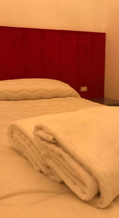 Motta Palace Apartments & Rooms 莫塔·圣塔纳斯塔西亚 外观 照片